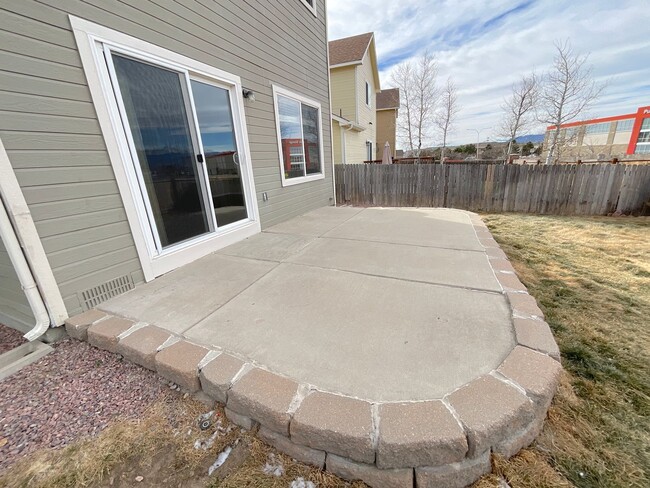 Building Photo - 3 Bedroom Home Available Near N Powers Blvd & Dublin Blvd!