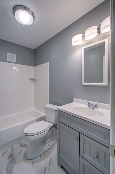 Building Photo - 3600 Hillsboro Pike