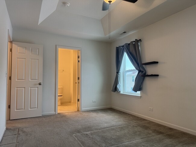 Building Photo - 226 Wildmeadow Ln