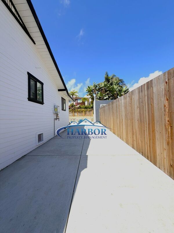 Building Photo - 3409 S Pacific Ave