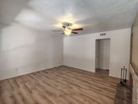 Building Photo - 1620 N Wilmot Rd