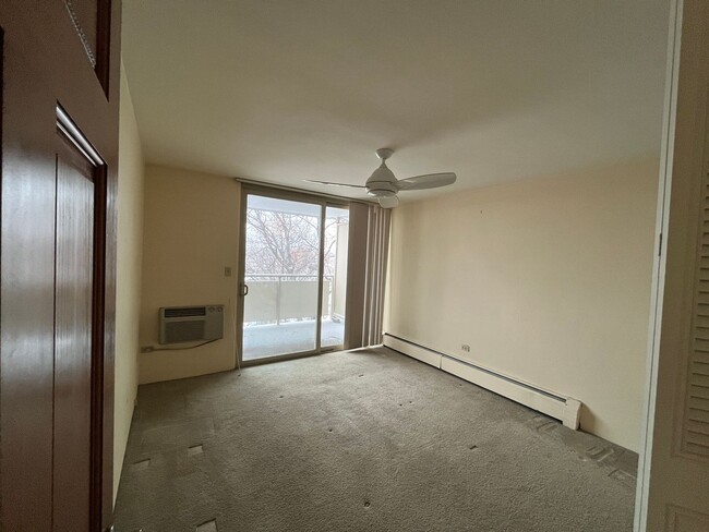 Building Photo - 1 bed 1 bath condo near I-25 and Colorado ...