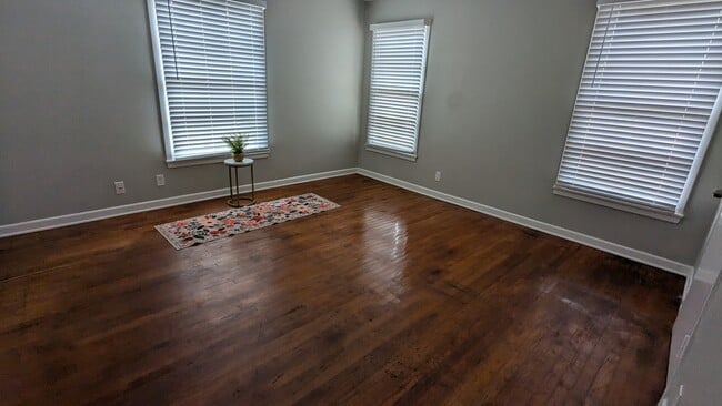 Building Photo - 2417 S Kennedy Ave