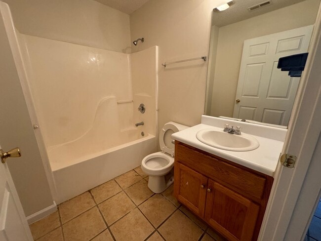 Building Photo - 32 Wilma Dr NW