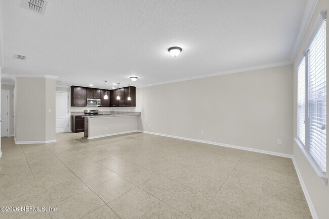 Building Photo - 452 Walnut Dr