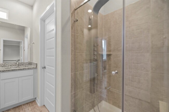 Building Photo - 9911 Brickhouse Dr