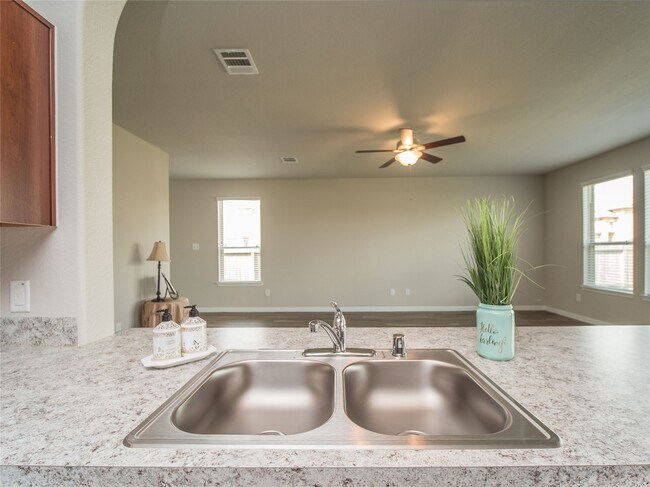 Building Photo - 3542 Vivaldi Dr