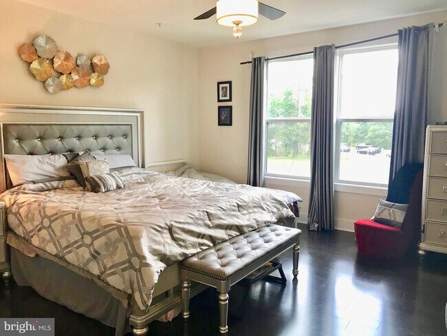 Building Photo - 11 Silverway Dr