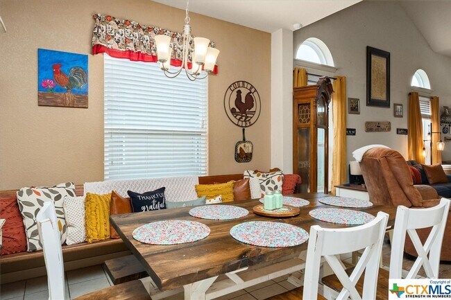 Building Photo - 114 Falcon Dr