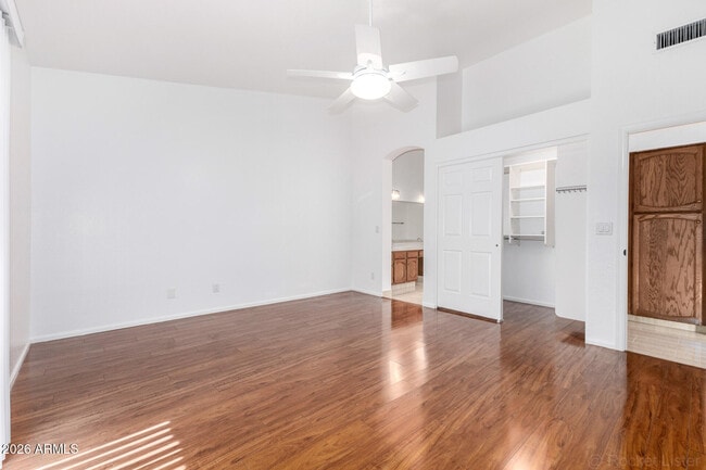 Building Photo - 9907 E Wood Dr