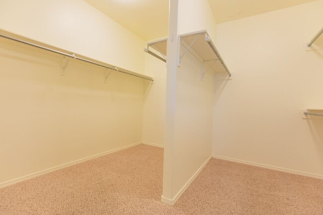 Building Photo - Inviting 4 Bed 2 Bath Home - Solar Panels & In The Golf Course Area!