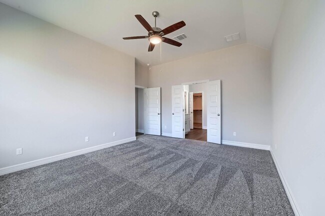 Building Photo - 133 White Steppe Way