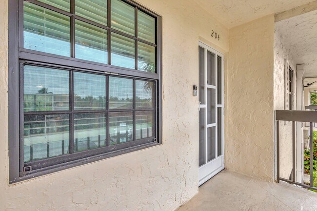 Building Photo - 3118 Florida Blvd