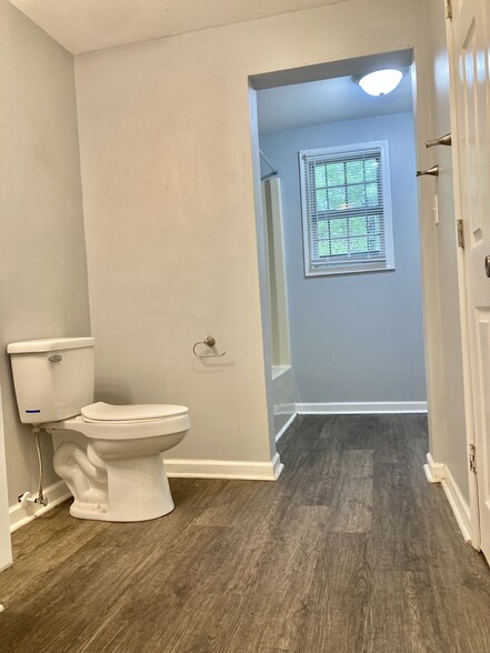 Bathroom - 626 Dashland Dr