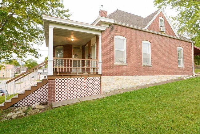 Building Photo - 808 Jefferson St