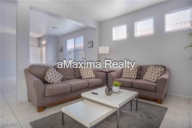 Building Photo - 2401 Predera Ave