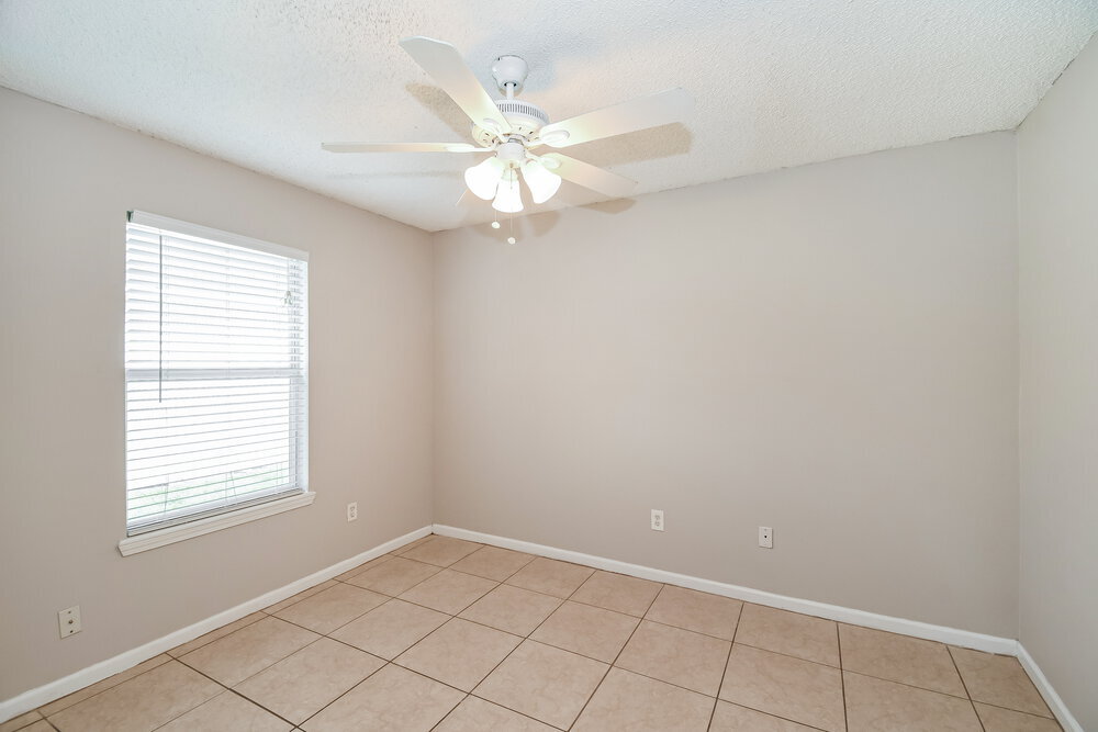 Building Photo - 3341 Volley Dr