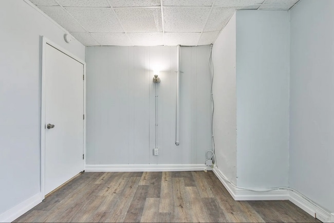 Building Photo - Beautifully Renovated 2-Bedroom, 1-Bath Apartment Move-In Ready!