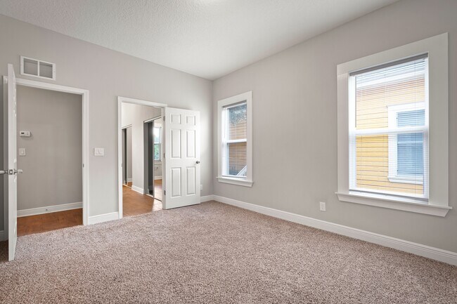 Building Photo - 1945 Redell St