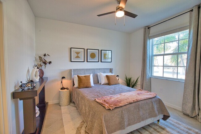 Building Photo - Seasonal Short-Term 3 Bedroom 2 Bathroom First Floor Condo located in Wellen Golf & Country Club!