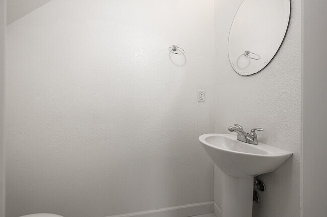 Building Photo - 2023 Northfield Dr