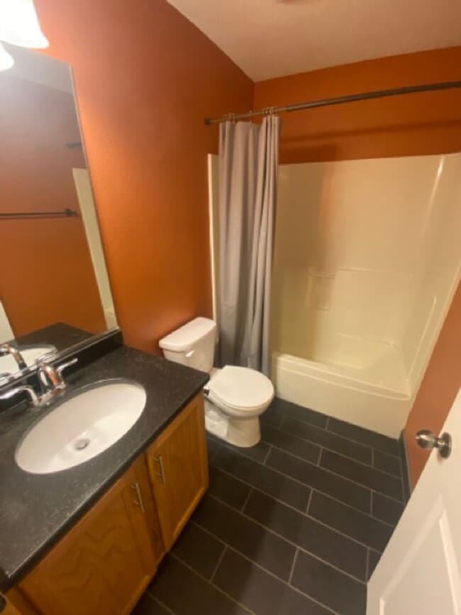 Building Photo - 3044 SW Sharmin Ln