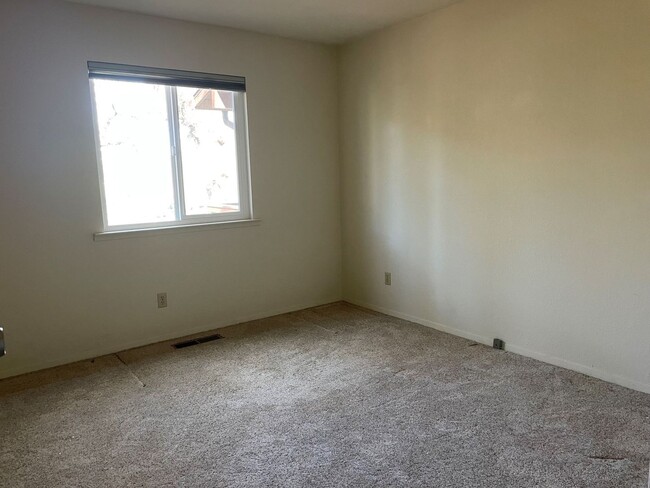 Building Photo - 3 bedroom home in Lake Wildwood gated comm...