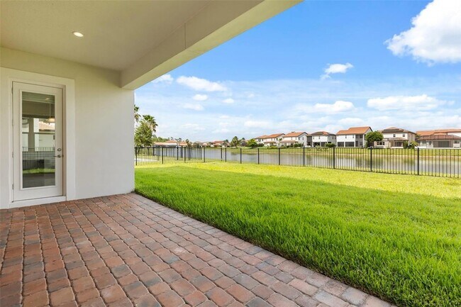 Building Photo - 10511 Royal Cypress Way