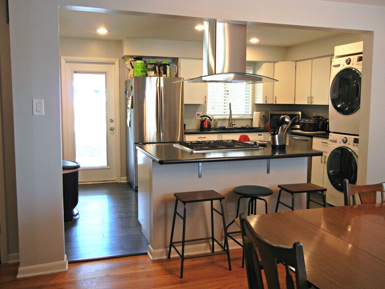 Kitchen - 955 Saulsbury St