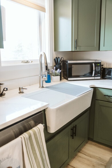 Kitchen - 37041 Rafie St