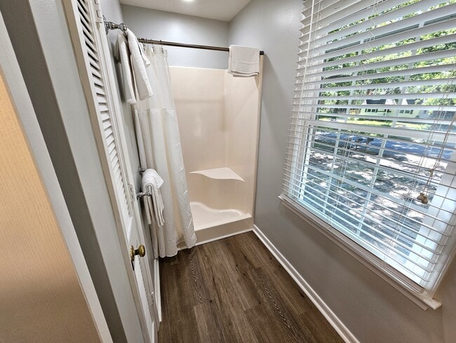 Building Photo - 10824 Drayton Rd