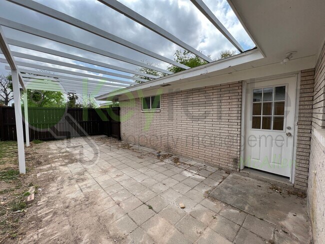 Building Photo - 415 N 17th St