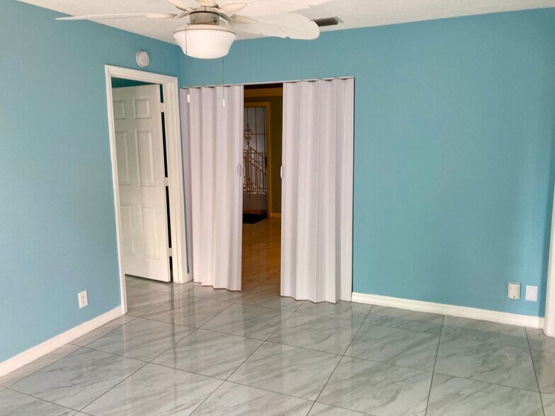 Building Photo - 950 S Kanner Hwy