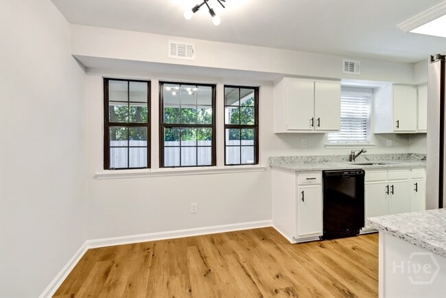 Building Photo - 108 Port Dr
