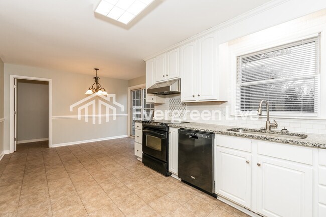 Building Photo - 501 Pheasant Ridge Dr