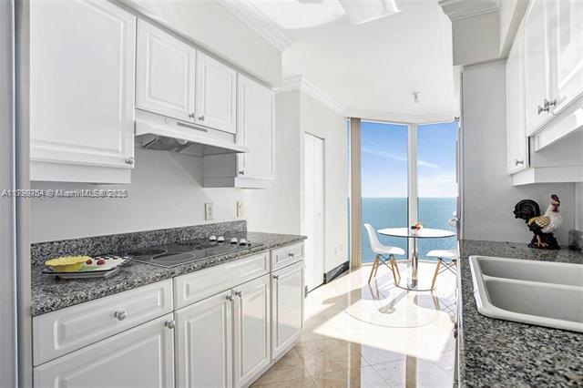 Building Photo - 4779 Collins Ave