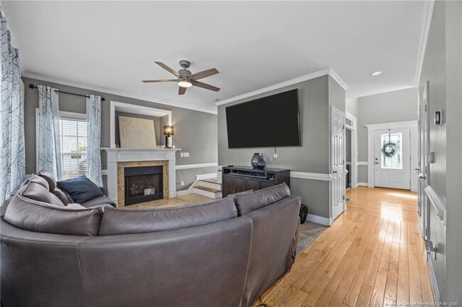 Building Photo - 3825 Barnsdale Dr
