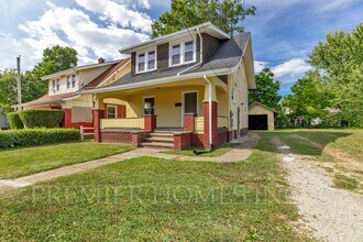 Building Photo - 3 Bed Home with Large Yard & Detached Garage – $1,495/mo
