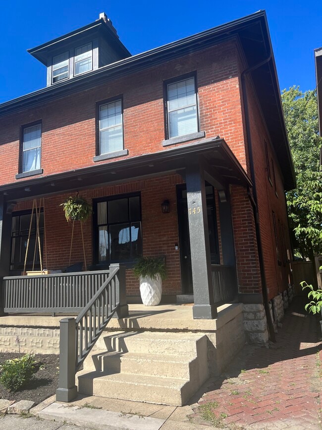 Primary Photo - 745 S 6th St