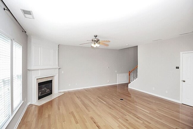 Building Photo - Beautifully Maintained 3BD/2.5BA 2 Story Townhome in Blakeney Preserve!