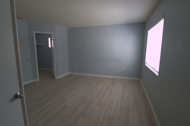 Building Photo - 842 Caminito Estrella
