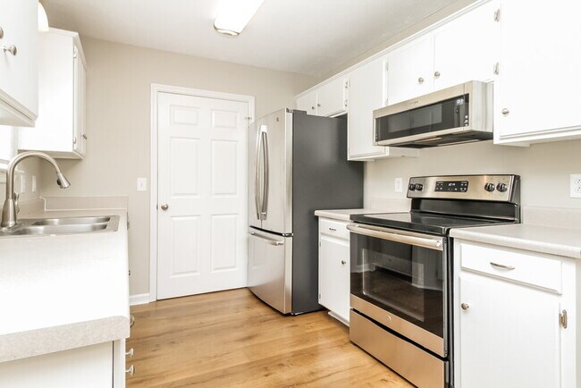 Building Photo - 610 Angel Way Ct