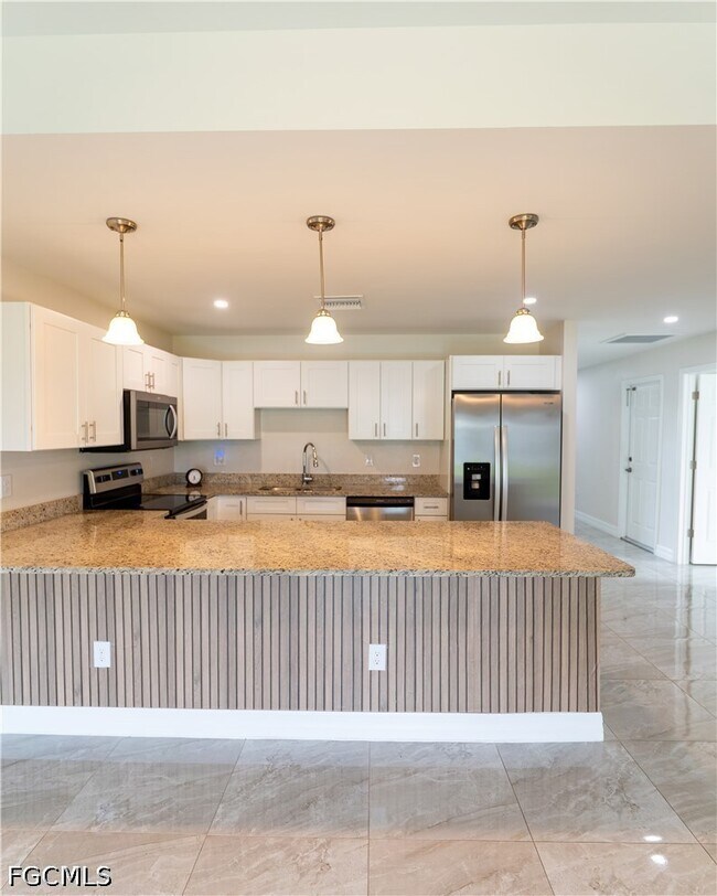 Building Photo - 941 Jaguar Blvd