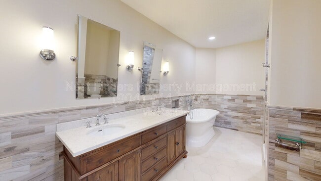 Building Photo - 1431 Riverplace Blvd