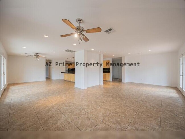 Building Photo - 5301 N 43rd Pl