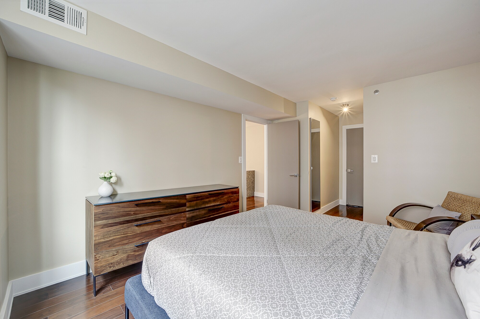 Building Photo - 1200 Braddock Pl