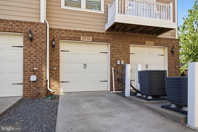 Building Photo - 13735 Air and Space Museum Pkwy