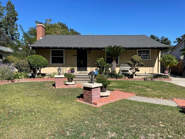 FRONT OF HOME - 85 W Lemon Ave