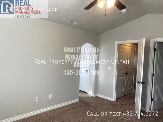 Building Photo - 431 E Red Fox Ln