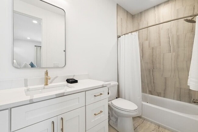 Building Photo - 24 Annabella St